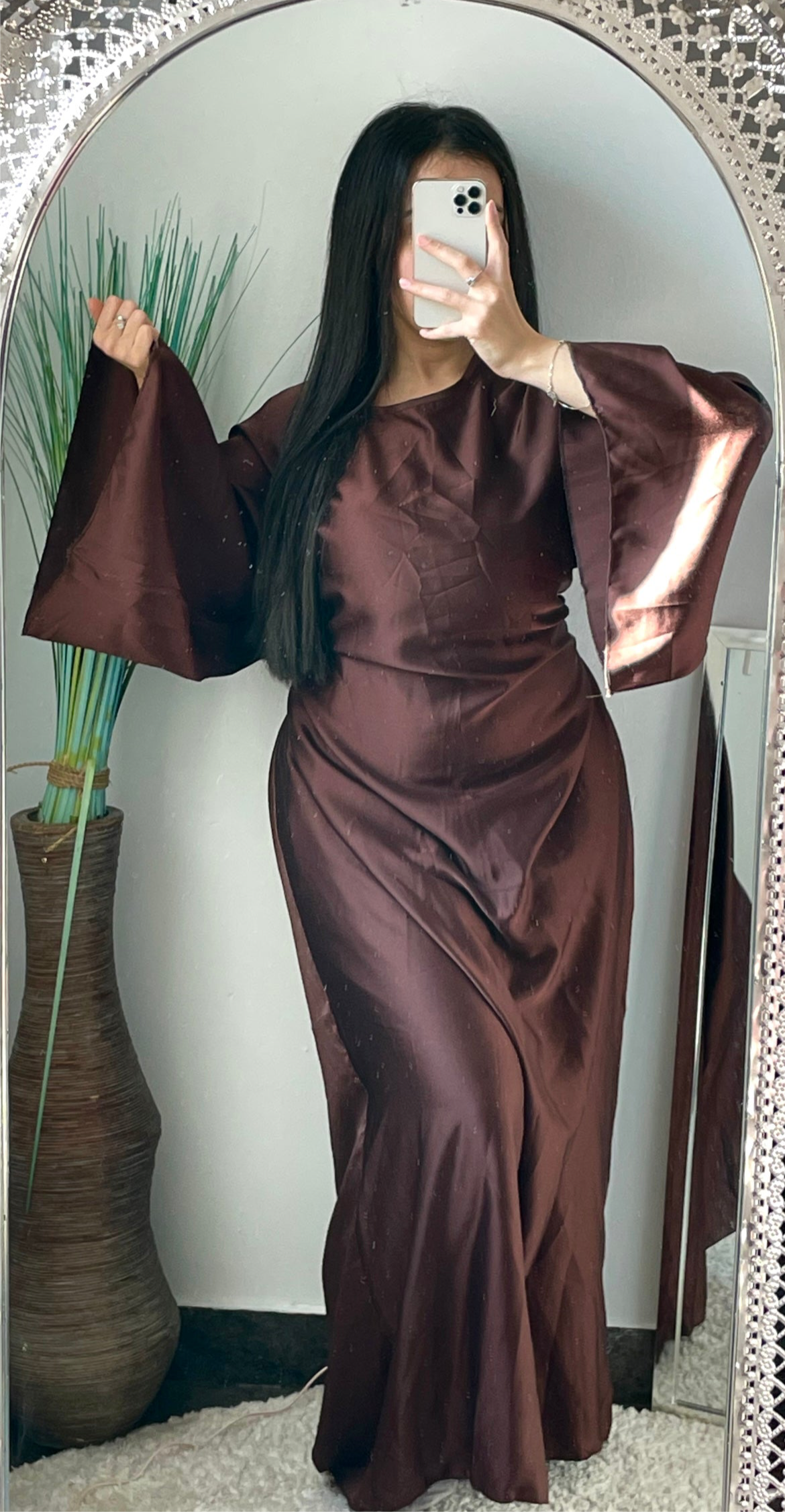 DIAMANT - Robe en Satin Marron à Manches Longues