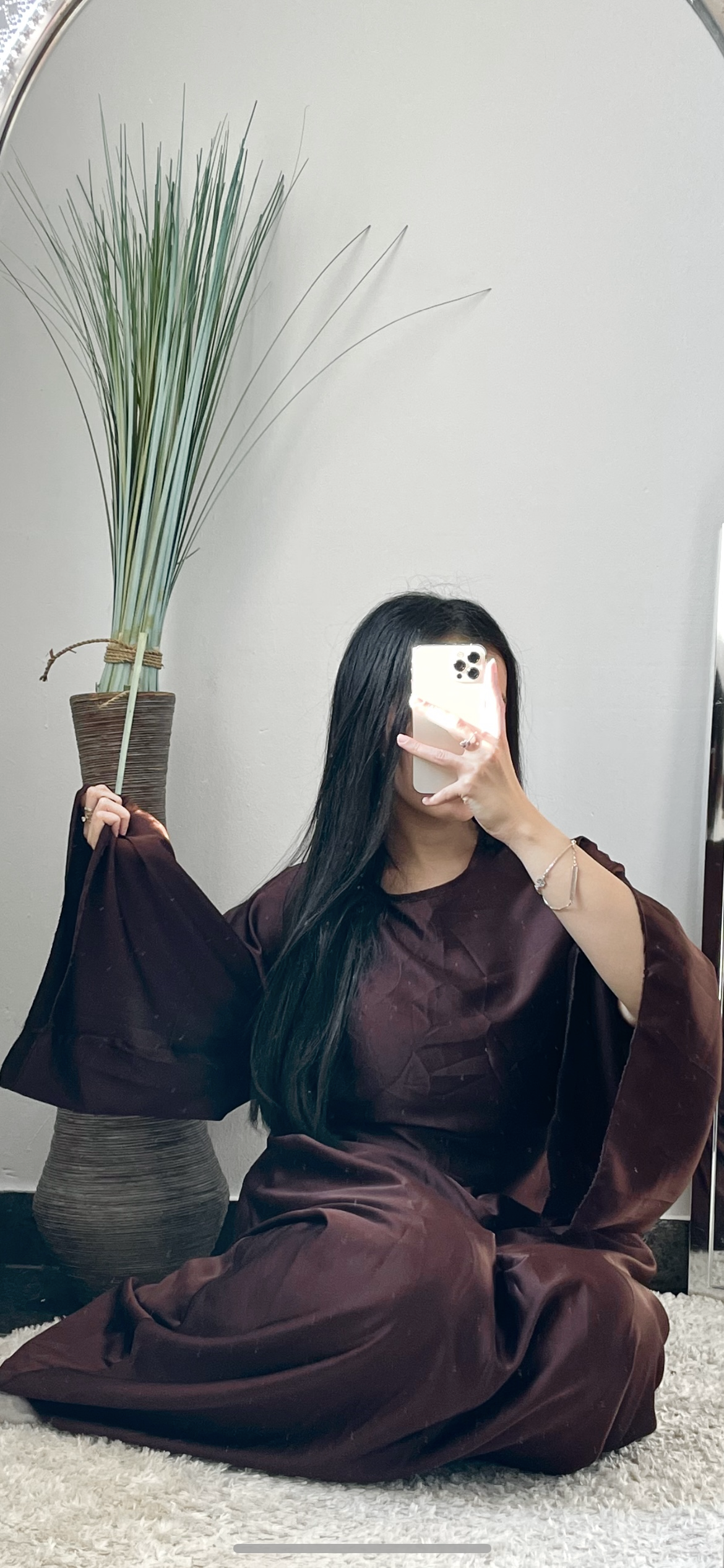 DIAMANT - Robe en Satin Marron à Manches Longues