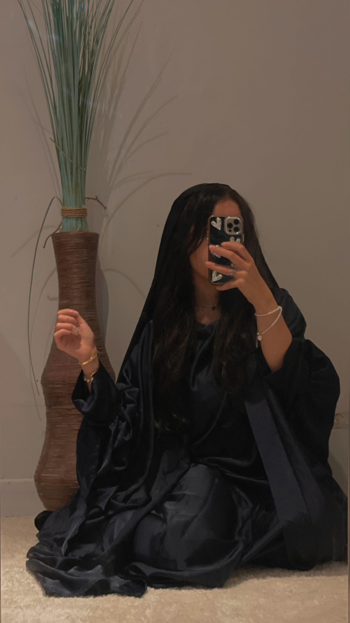 JADA - Abaya en Satin Bleu Nuit Papillon et Sous-Robe